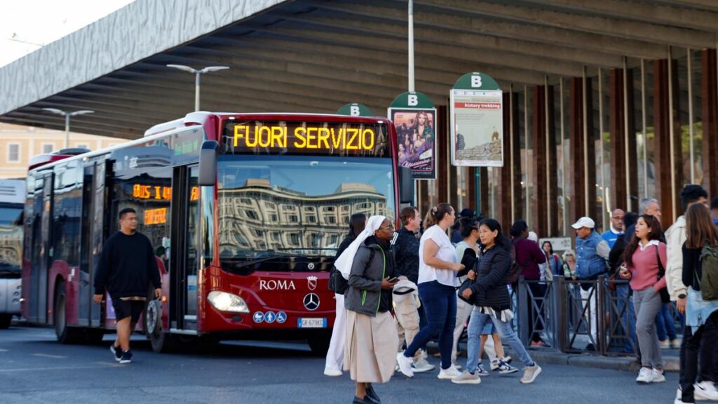 Sciopero generale in Italia: disagi per trasporti, scuola e sanità il 2 ottobre 2026