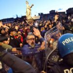 Scontri a Firenze: centinaia di manifestanti in protesta violenta a Ponte Santa Trinita