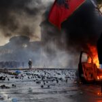 Scontri a Tirana tra manifestanti e polizia durante le proteste studentesche contro il governo