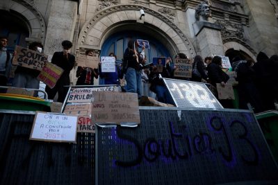 Studenti francesi protestano per condizioni scolastiche inadeguate e mancanza di personale