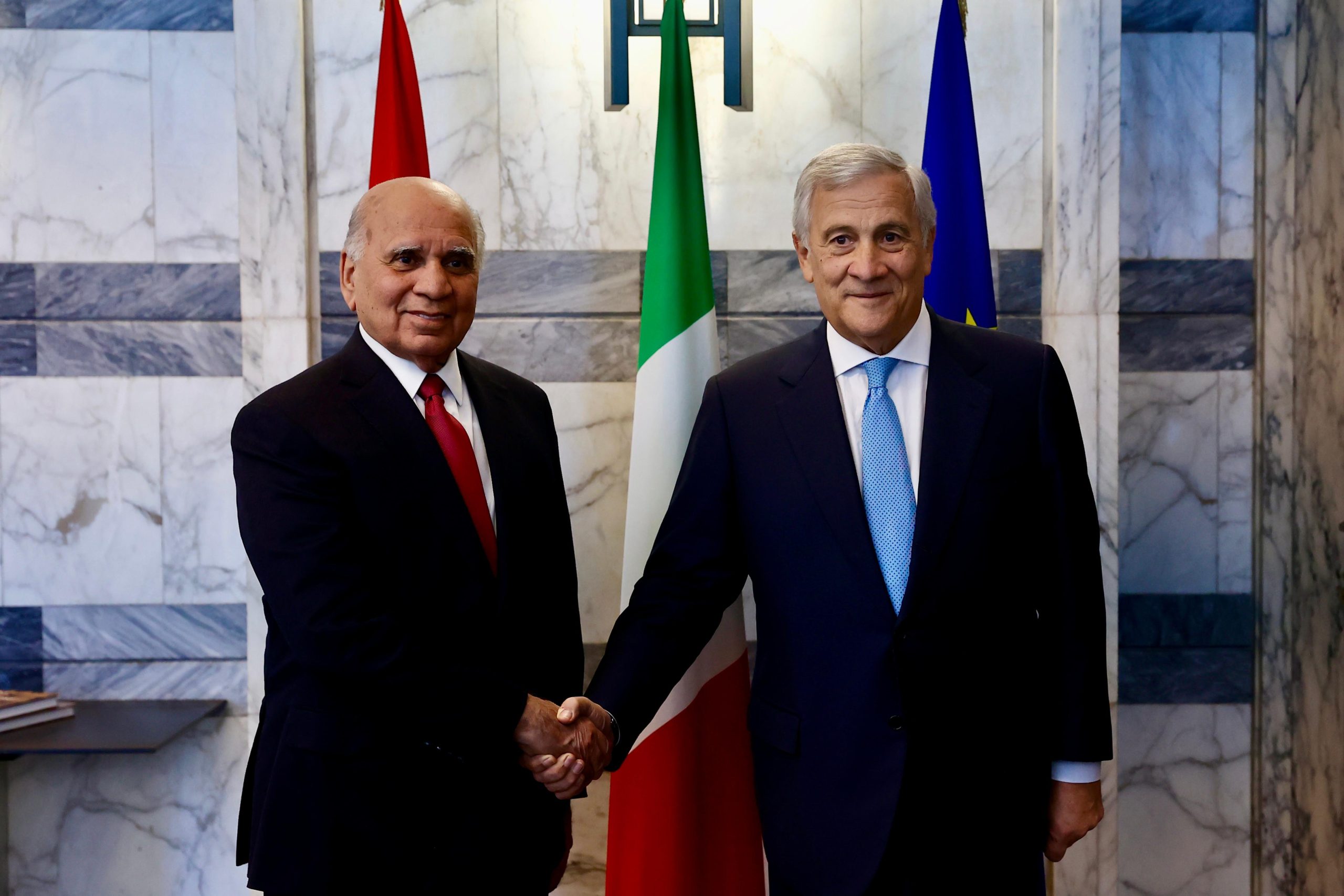 Tajani incontra il ministro iracheno Fuad Hussein per rafforzare il dialogo tra Italia e Iraq
