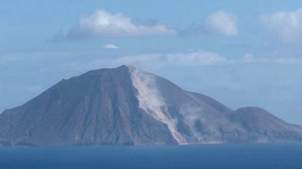 Terremoto a Lipari, scosse fino a magnitudo 5.5 e frane a Filicudi