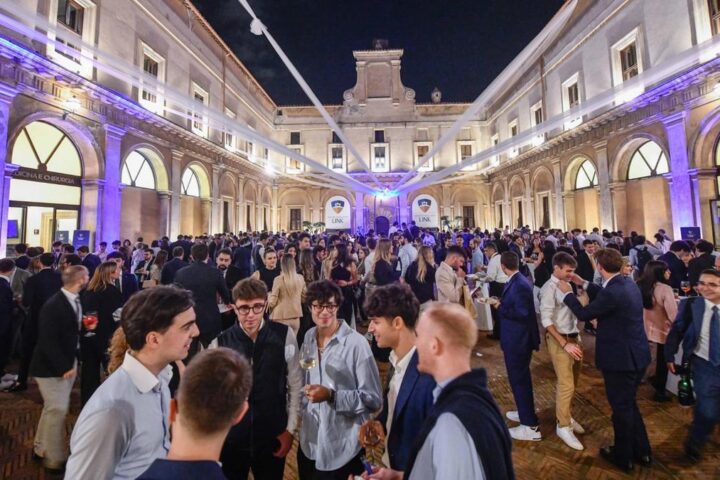 Torna “60 under 30”: giovani leader confrontano la politica attuale a Roma il 9 ottobre