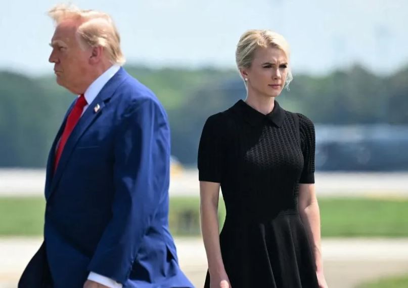 Trump esalta Margo Martin e crea tensione con la sua 'preferita' Natalie Harp durante un rally in Oklahoma