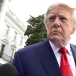 Trump invita Zelensky a lasciare: "Serve un nuovo leader per l'Ucraina"