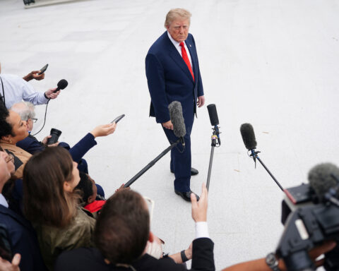 Trump suggerisce all'Ucraina di eleggere un nuovo presidente al posto di Zelensky