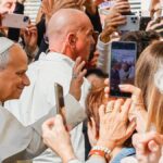 Un giorno da Leone: veglie e preghiere al Gemelli per il Papa in attesa di un intervento