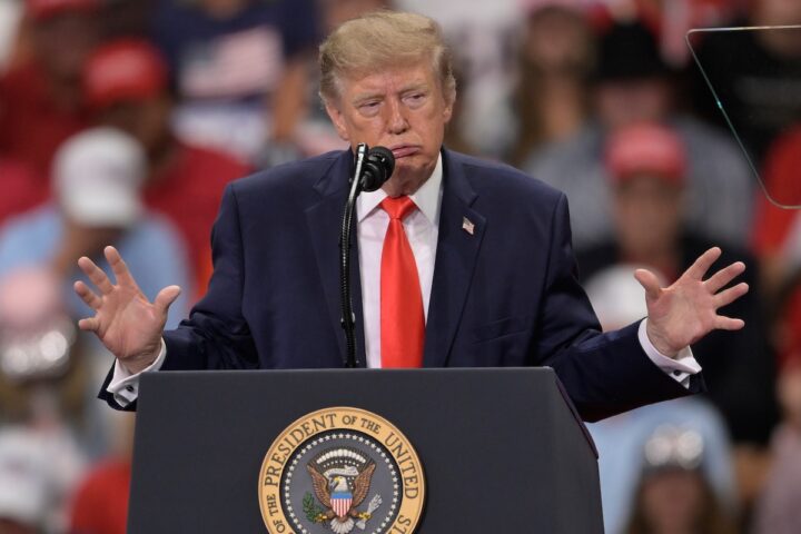 Un giudice statunitense boccia definitivamente la causa di Trump contro il Wall Street Journal per il caso Epstein
