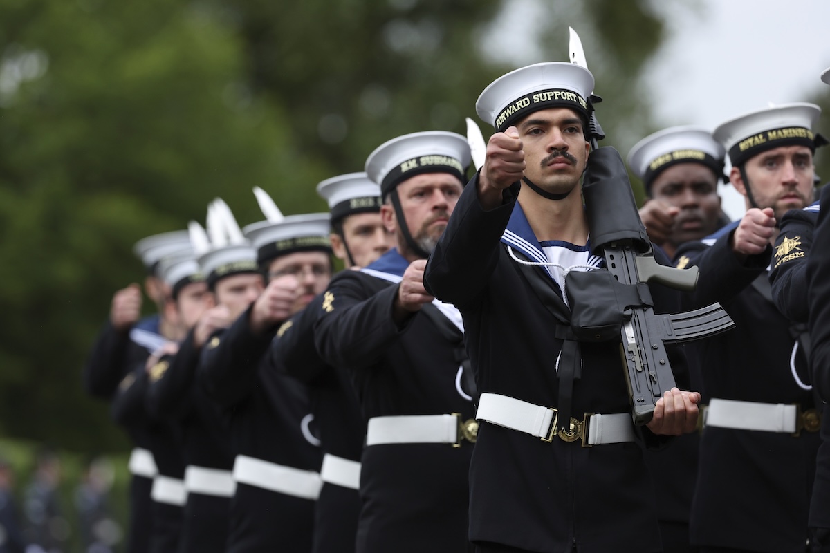 Un militare della Royal Navy accusato di spionaggio a favore di una potenza straniera