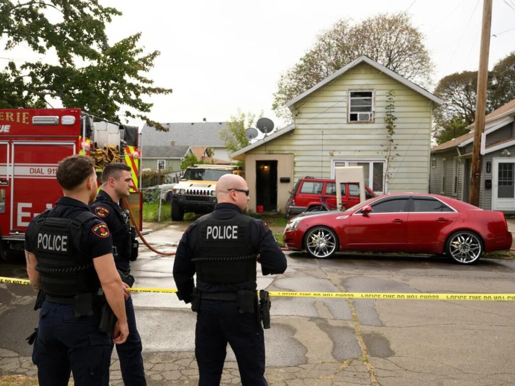 Un uomo uccide otto persone, tra cui due bambini, nella sua casa in Pennsylvania e si suicida