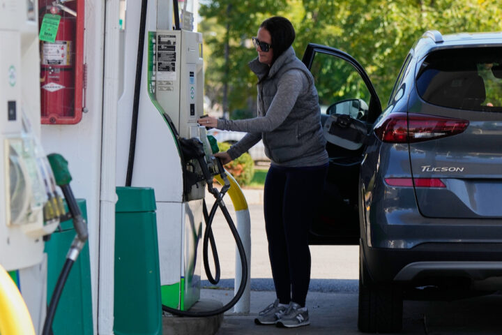 Undici paesi dell'UE sbloccano 42 milioni di barili di petrolio dalle riserve di emergenza entro gennaio