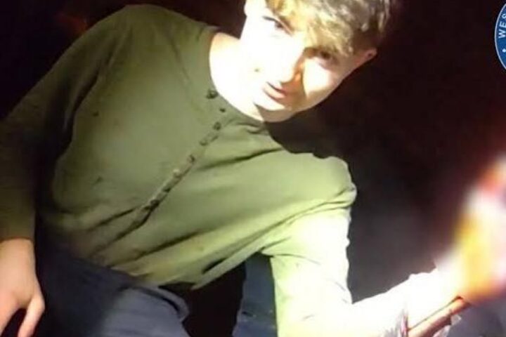 Uno studente di 20 anni confessa l'omicidio di una donna in Gran Bretagna, ricreando la "stanza della morte" di Dexter