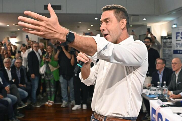 Vannacci a Marina di Pietrasanta: "La legge elettorale inganna i cittadini"