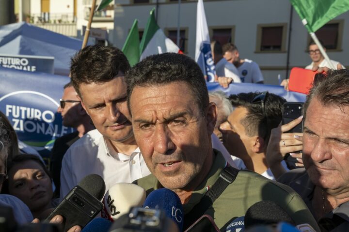 Vannacci presenta 41 ordini del giorno sulla legge elettorale: preferenze e regole di genere sotto esame in Camera