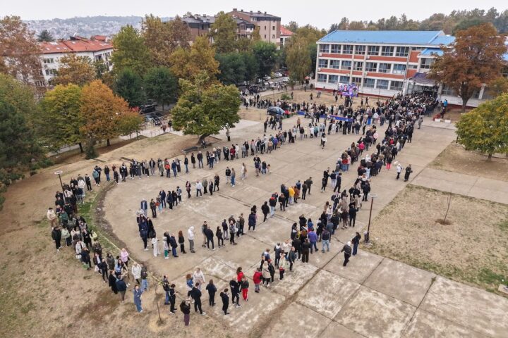 Vučić riconosce la sconfitta elettorale in Serbia contro il movimento studentesco