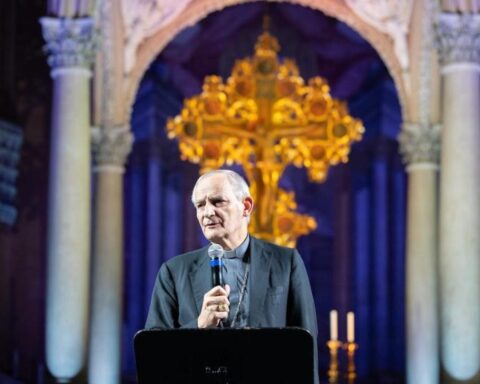 Zuppi: «Inaccettabile l'antisemitismo, ascoltiamo il dolore di entrambi i popoli»
